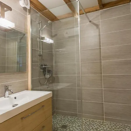 Apartment La Dent Parrachee Termignon